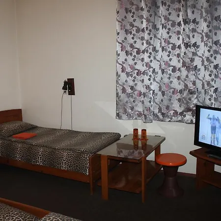 ゲストハウス Guest House Balkan キュステンディル